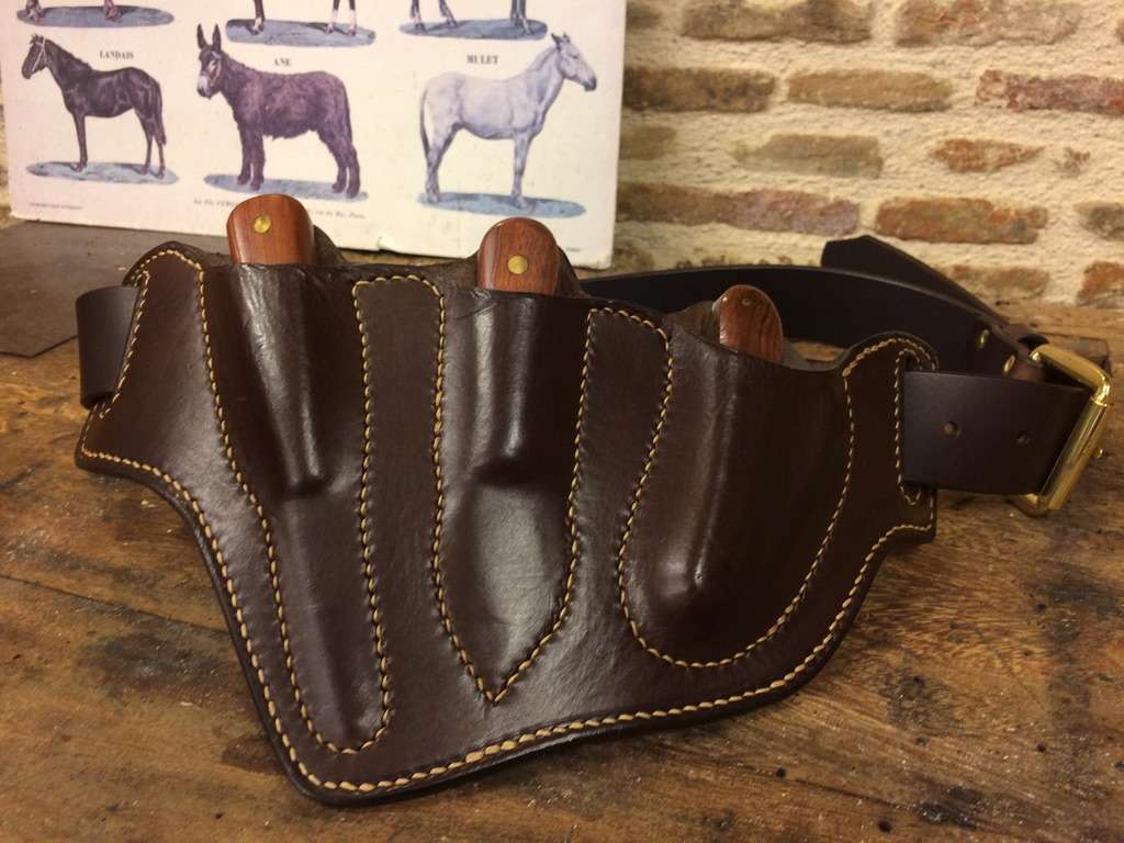 Création de ceintures sur-mesures en cuir à Périgueux en Dordogne