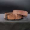 ceinture en cuir bovin marron vintage avec boucle en laiton dorée