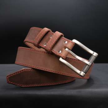 ceinture artisanale de 40mm, en cuir vieilli avec surpiqure rouge et boucle argent vieilli